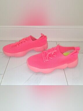 *NWOT*Women's Neon Pink Knit Lace-Up Sneakers